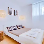 Groundfloor פארו