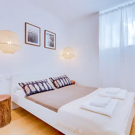 Groundfloor District de Faro
